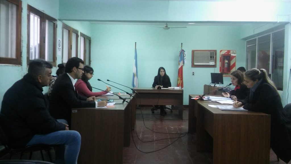 Prorrogan la detención para un trabajador de radio y su pareja
