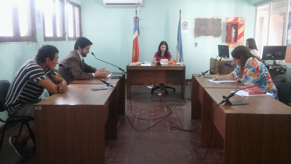 Hombre continuará detenido por agredir a su pareja