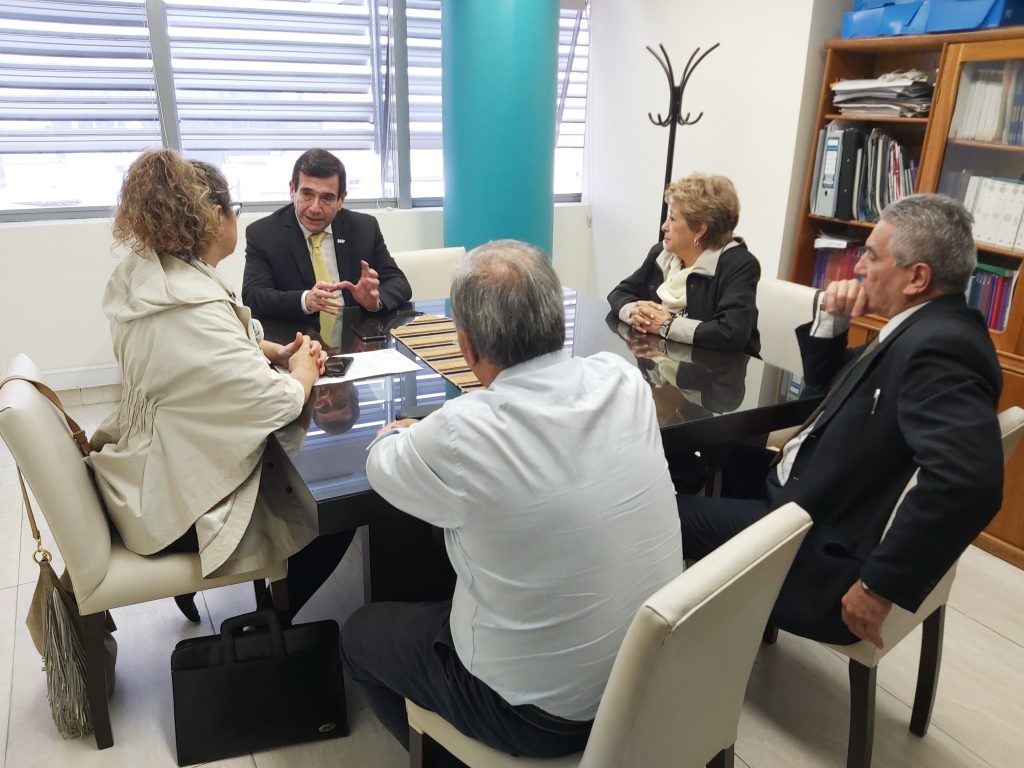 Reunión entre el Fiscal General y autoridades del Colegio de Abogados
