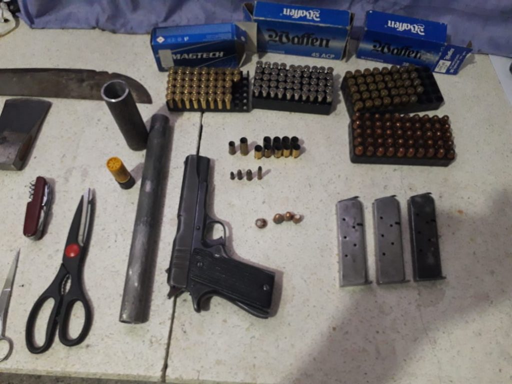 Ex policía federal detenido por tentativa de homicidio, tenencia de armas y explosivos