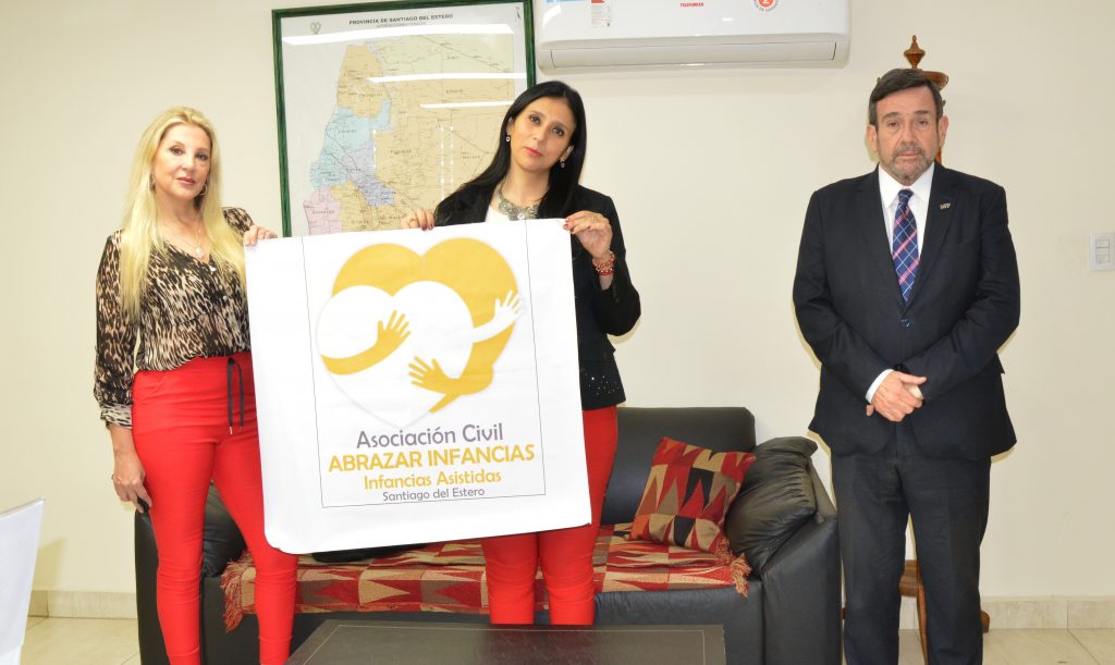 El Fiscal General de la Provincia recibió a representantes de la Asociación Civil “Abrazar Infancias”