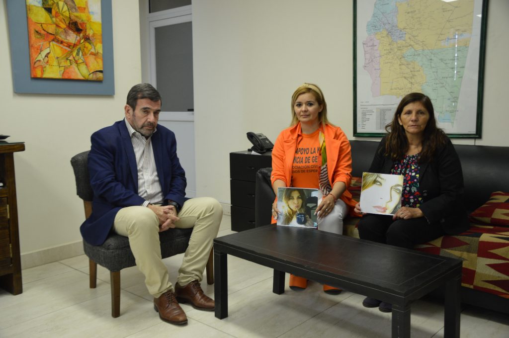 Caso Paola Enriquez: El Fiscal General recibió a familiares de la víctima